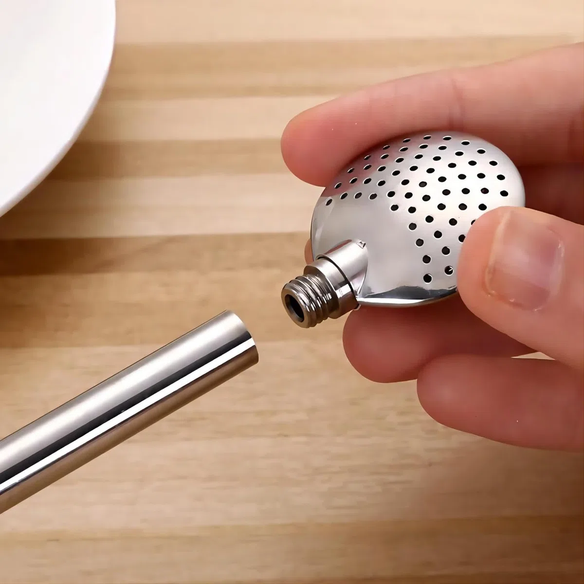 Cannuccia riutilizzabile Bombilla Yerba Mate – Filtro a cucchiaio rimovibile in acciaio inox con una bella perlina – Cannuccia in metallo per bere tè sfuso – Include spazzola per la pulizia (grigio