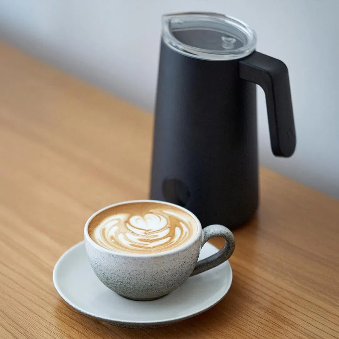 Subminimal NanoFoamer PRO, Frullino Montalatte Elettrico Senza Maniglie, Schiuma Latte Professionale per Latte Art, 3 Flussometri Inclusi, Compatibile con Tutti i Latti, Nero