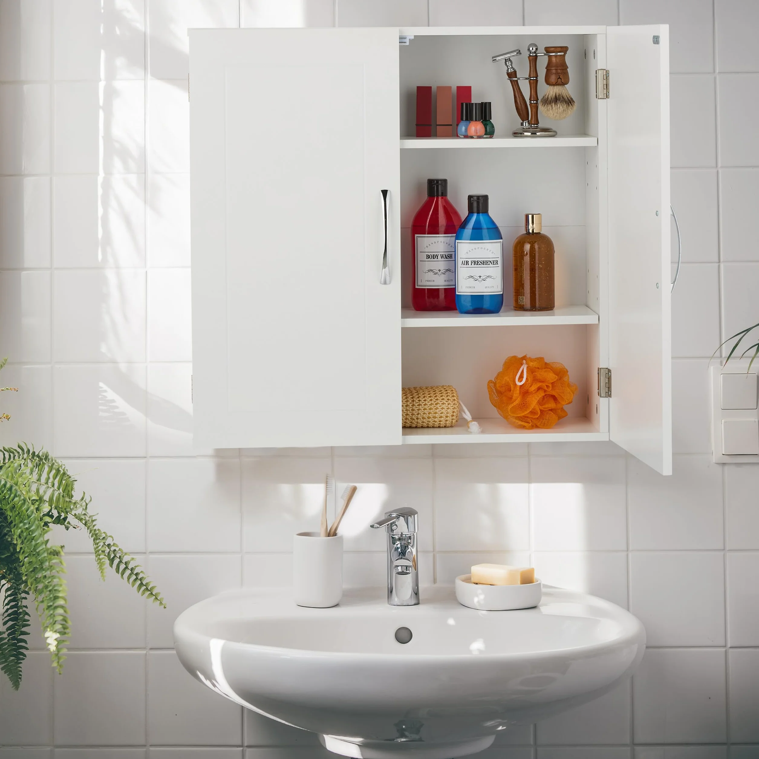 Relaxdays Mobiletto da Bagno Pensile, 3 Ripiani e 2 Ante in MDF, Armadietto Sospeso da Parete, HLP: 60x60x20 cm, Bianco