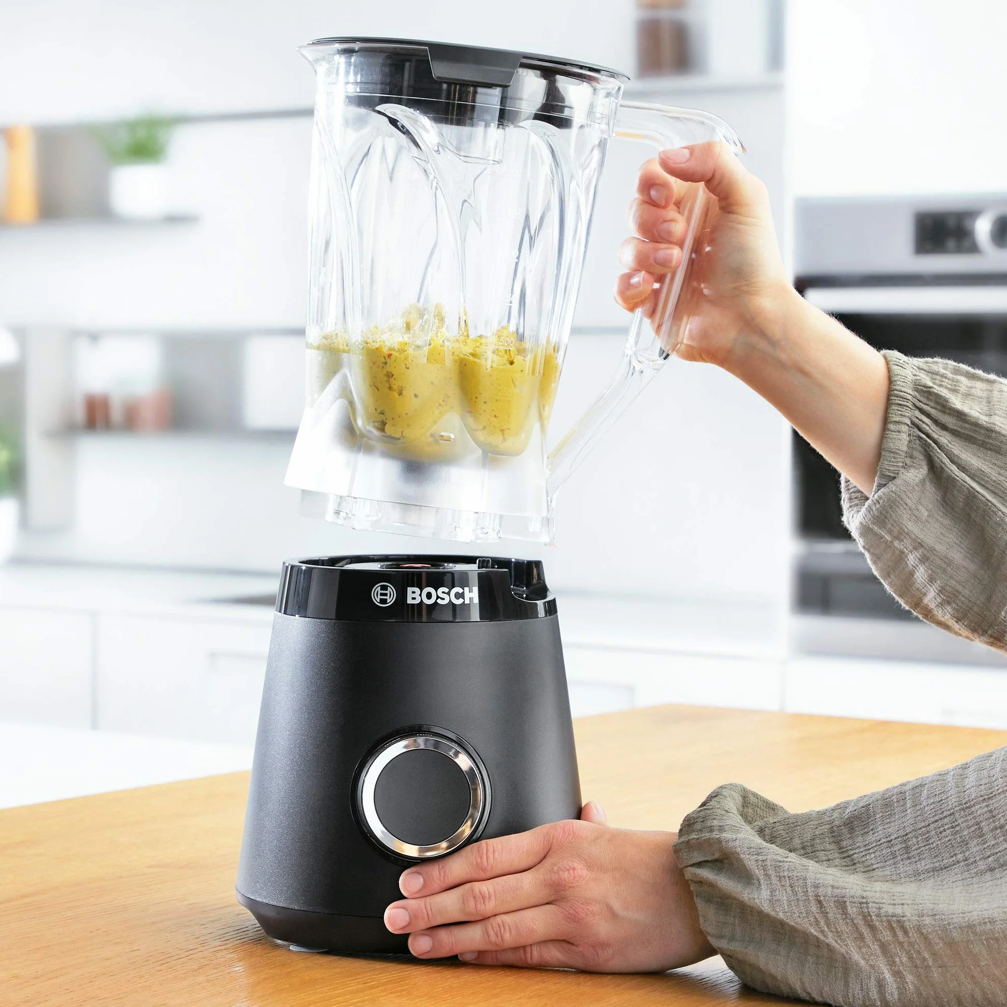 Bosch Serie 4 Frullatore VitaPower MMB6141B, Potente 1200 W, 30.000 giri/min, Lame Rinforzate in Acciaio Inox, Bicchiere Frullatore in Tritan da 1.5 L, Componenti Lavabili in Lavastoviglie, Nero
