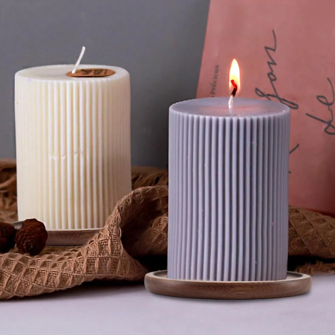 Set da 2 Sottopiatti per Candele in Legno di Acacia - Rotondi Porta Candele per Candele a Colonna, Candele Battesimali, Portacandele (fino a 7 cm di Diametro) (6cm, 7cm)