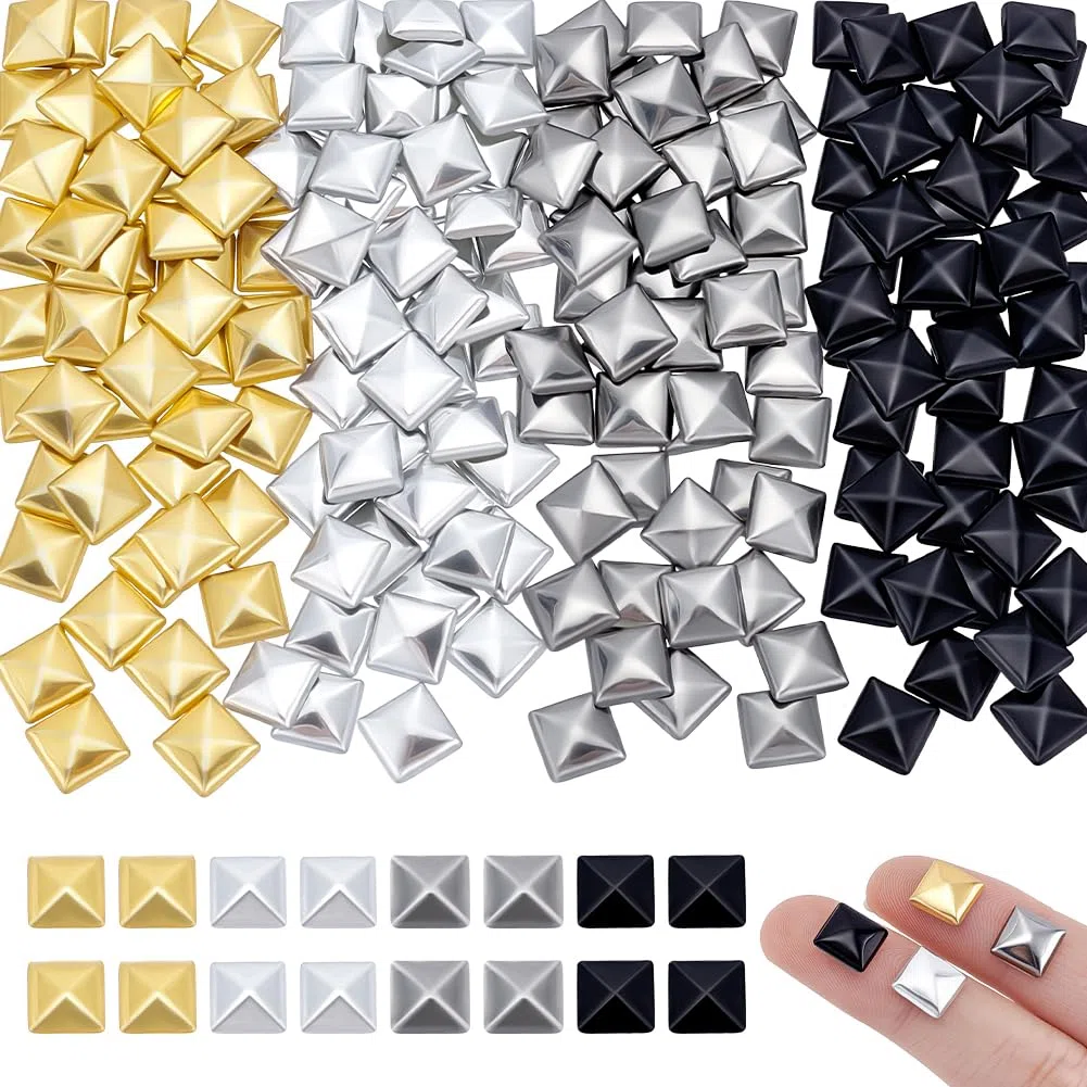 NBEADS 340 pz 4 colori Borchie Piramidali Hotfix, Borchie Piatte In Alluminio Quadrate Da 8mm Rivetti Punk Senza Cuciture per Giacche In Pelle Borse, Scarpe Fai Da Te