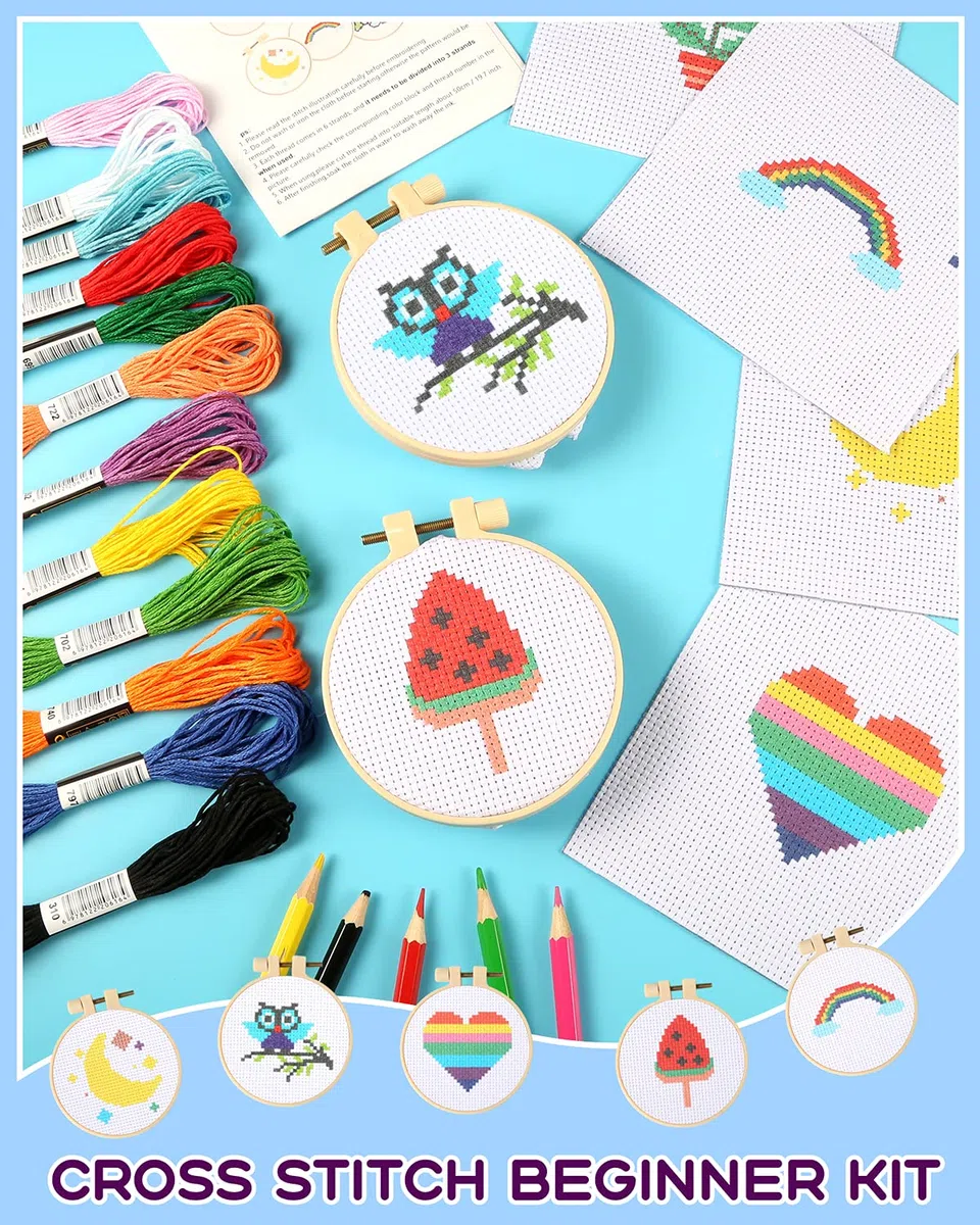 Pllieay Kit per punto croce, per principianti, 6 pezzi con motivo a punto croce e 2 cerchi, 12 matasse, kit da cucito con istruzioni (lingua italiana non garantita)