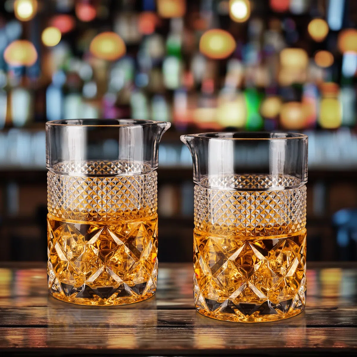 Barware Essentials - Bicchiere da cocktail da 524,5 g, con base spessa