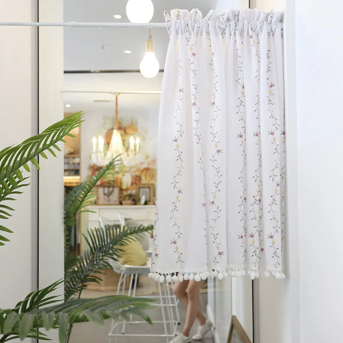 A.Monamour Tenda Corta per Finestra Piccola - Ricamo Di Fiori Botanici in Cotone Bianco - Tendina Da Cucina Bistrot Caffè - Mezza Tenda Mantovana a Vetro, Pannello, Porta Armadio