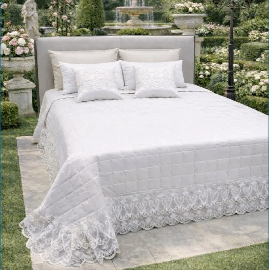 Trapuntino Copriletto Letto Matrimoniale Laura Blasi “Anastasia” In Raso Con Pizzo Rebrodè Con Cuscino Arredo (Bianco)
