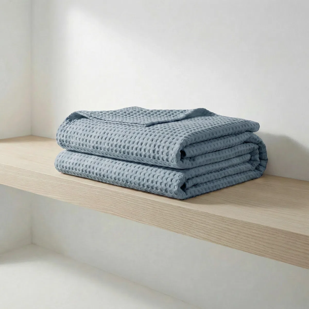 Mahome Copriletto Nido d'Ape Matrimoniale in 100% Puro Cotone di Alta Qualità 260x260 cm, Coperta Estiva Primaverile Leggera e Traspirante, Tinta Unita Elegante Morbido (Azzurro Polvere)