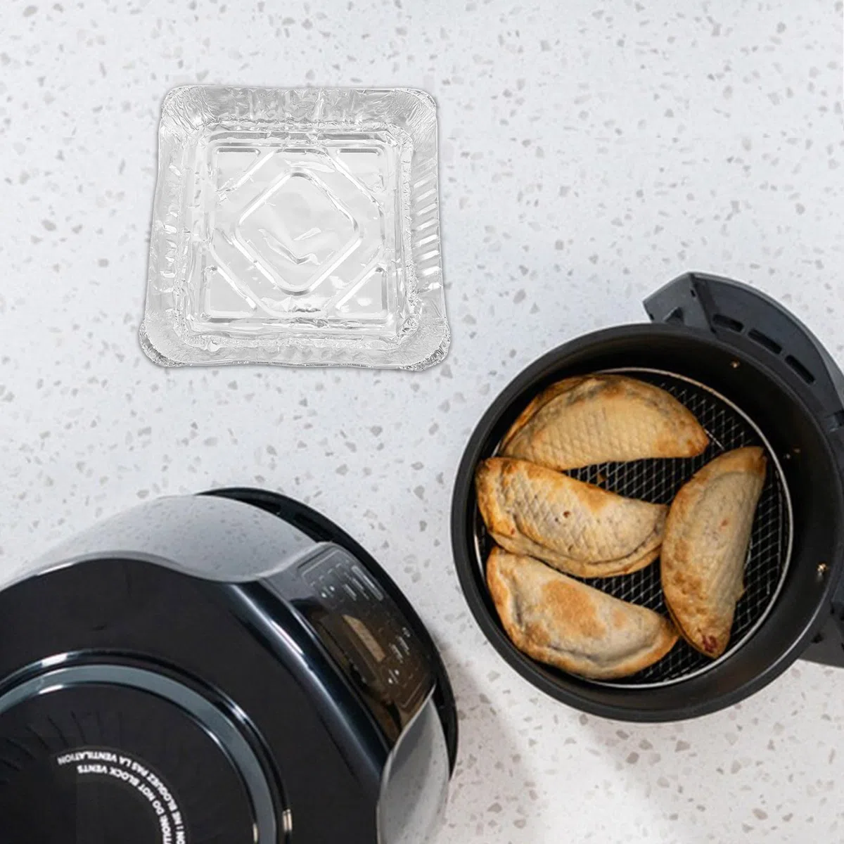 Ipetboom Teglie in Alluminio Usa e Getta Quadrate 23x23 Cm per Friggitrice ad Aria e Forno, Vassoi per Alimenti Resistenti Alte Temperature, per Arrostire Cuocere Scaldare, Confezione 30 Pezzi