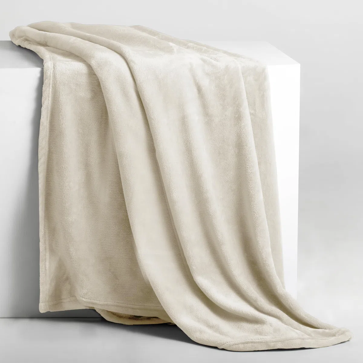 DecoKing Coperta Plaid Pile 70 x 150 cm per Letto Singolo Calda Accogliente e Spessa in Morbido Velluto Per Letto Divano Sedia Tutte le Stagioni Crema Mic