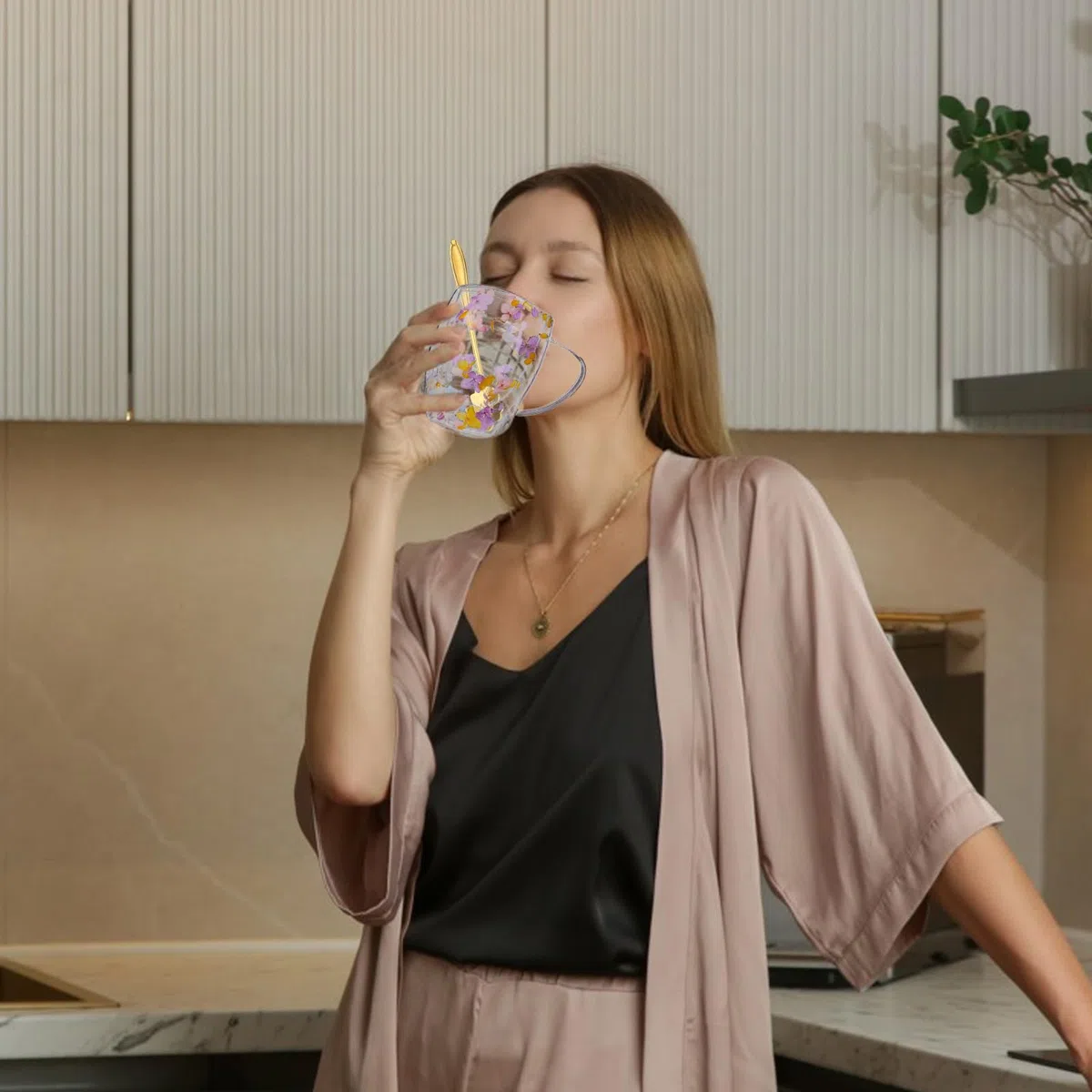 Tazze da Caffè in Vetro a Doppia Parete con Fiori Secchi CHUNLINLAODA-350ml Tazza da Caffè in Vetro con Fiori Secchi Tazze da Caffè a Doppia Parete con Fiori Secchi per Bevande Calde (Rosa Viola)