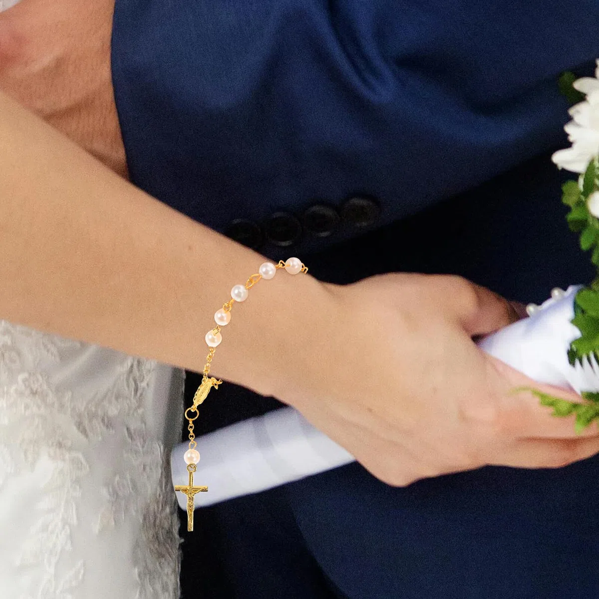 Kichvoe Braccialetto Religioso Bianco in Lega con Forma di Croce e Cerchio Completo per Armonia Spirituale e Benedizioni per Comunione e Feste, Confezione da 12 Set