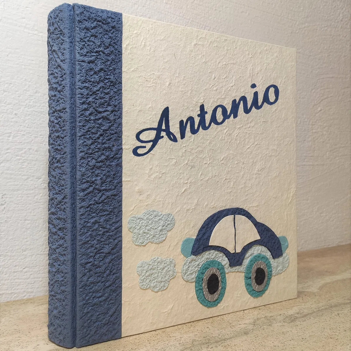 Album fotografico artigianale macchinina automobilina in carta luna con nome intagliato in tela personalizzabile regalo nascita battesimo compleanno vacanze bambino neonato